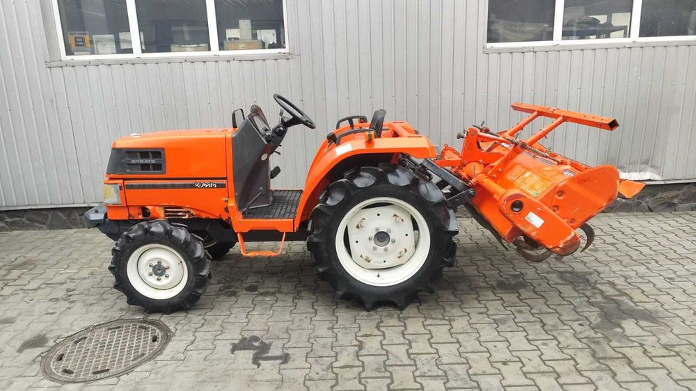Japoński traktorek Kubota GT 3 4x4 21 km Wspomaganie