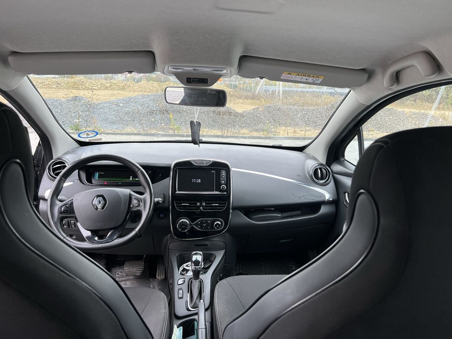 Renault zoe 41 квт 2017 Intense
