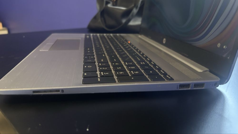 HP 15 – AMD 3020e • 4GB RAM • 930GB – Windows 11 Pro