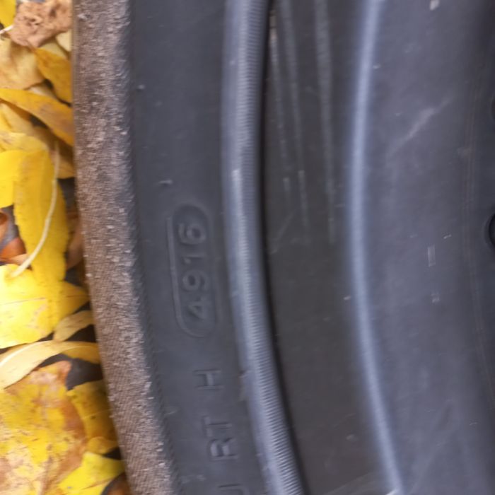 Продам комплект літніх покришок в гарному стані