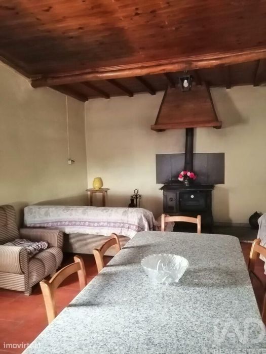 Prédio T4 em Loivos e Póvoa de Agrações de 550,00 m2