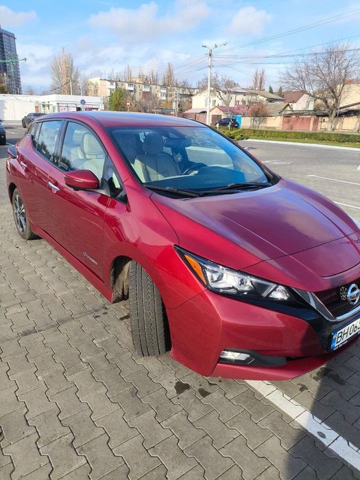Продам Nissan Leaf 2018