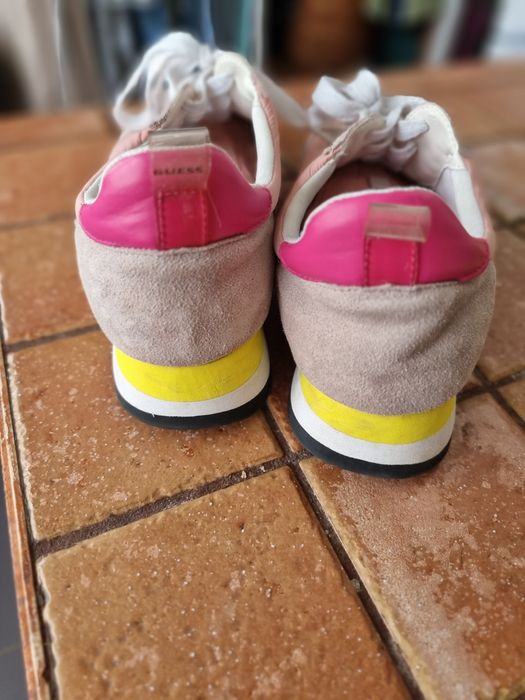 Sneakersy guess r.40 stan dobry do wyprania