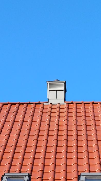 Okna dachowe montaż wymiana naprawa kominy  Dekarz