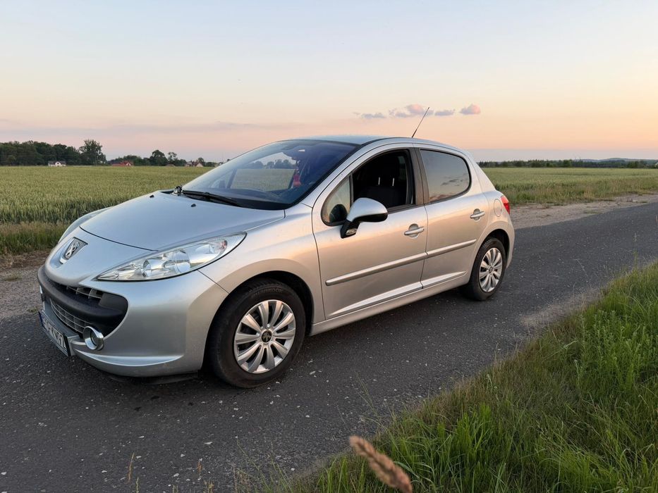 Peugeot 207 benzyna