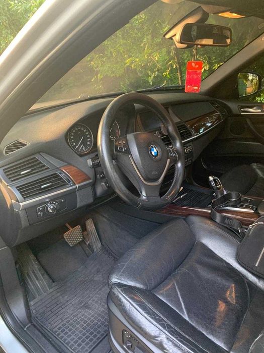 Продам БМВ х5 е70