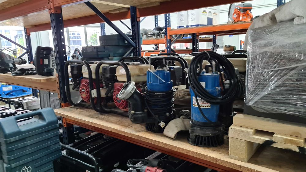 Wypożyczalnia : Pompa do wody spalinowa zatapialna elektryczna Wynajem