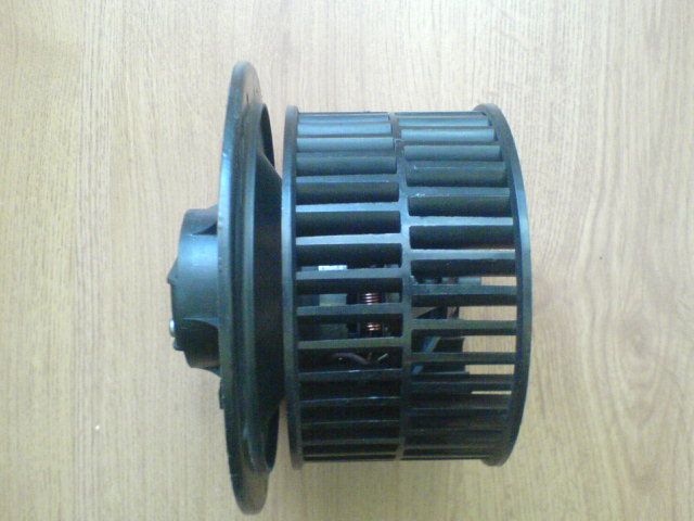 Вентилятор до авто-пічки