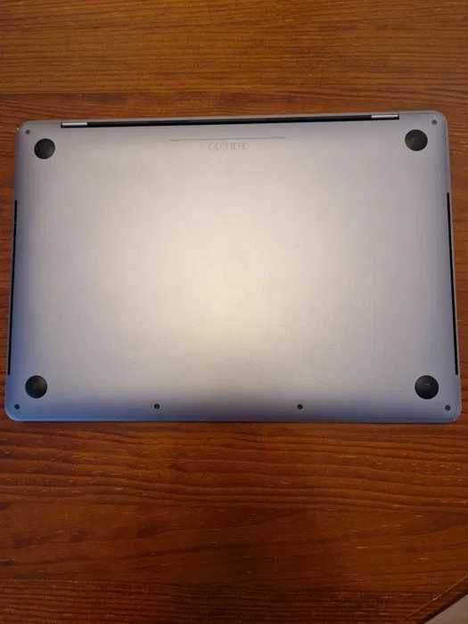 MacBook Pro 13" 2017 Touch Bar - 16GB / 1 TB / i7