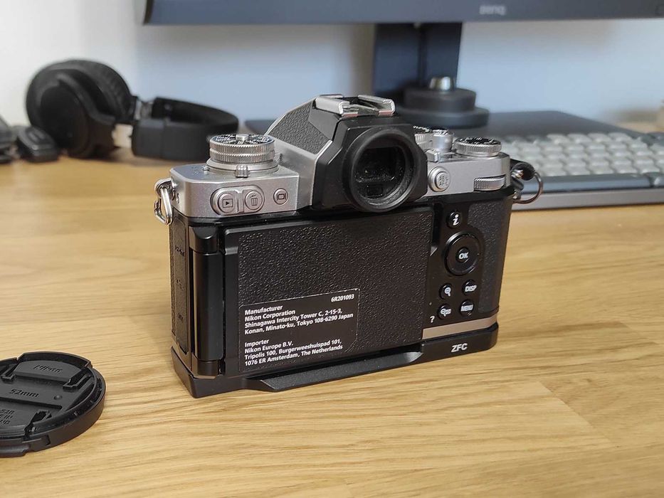 NIKON Z fc + Nikkor 28mm f/2.8 SE, 2100 zdjęć, jak NOWY