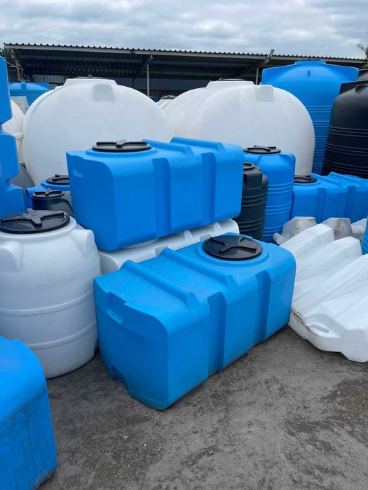 Продам пластиковые ёмкости для воды