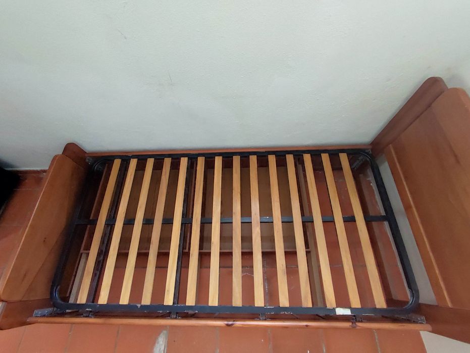 Cama madeira maciça