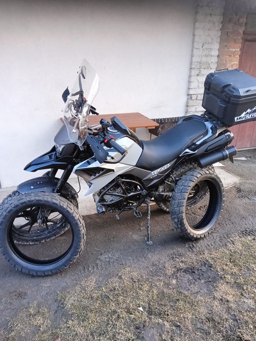 Продам мото шини на Теккен майже нові