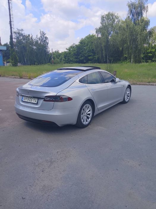 Tesla model S 90D Intel