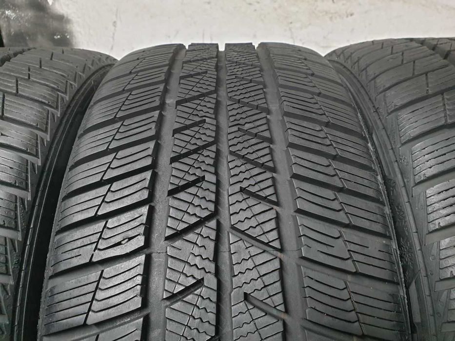 Cztery Opony zimowe 225/45R17 8,5mm Barum Polaris 5 2022r