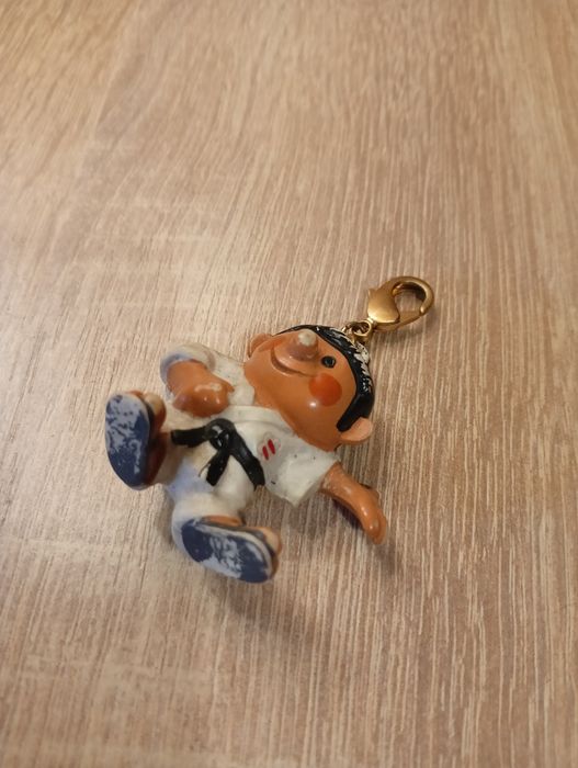 Брелок на ключи Каратист.