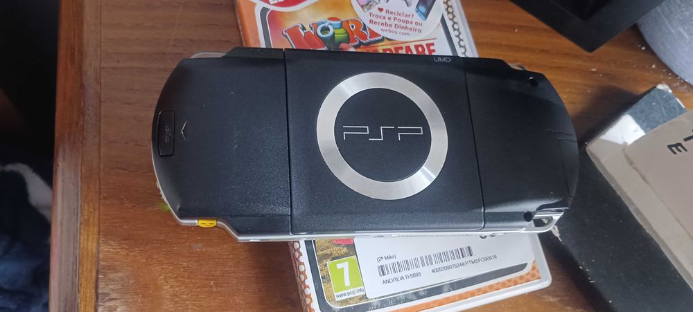 Vendo PSP em bom estado com jogos mais bolsa