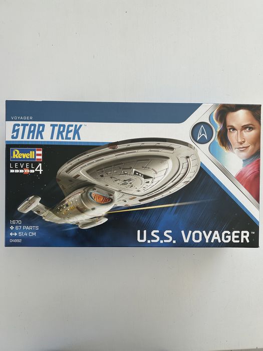 04992 Revell model do sklejenia U.S.S. Voyager