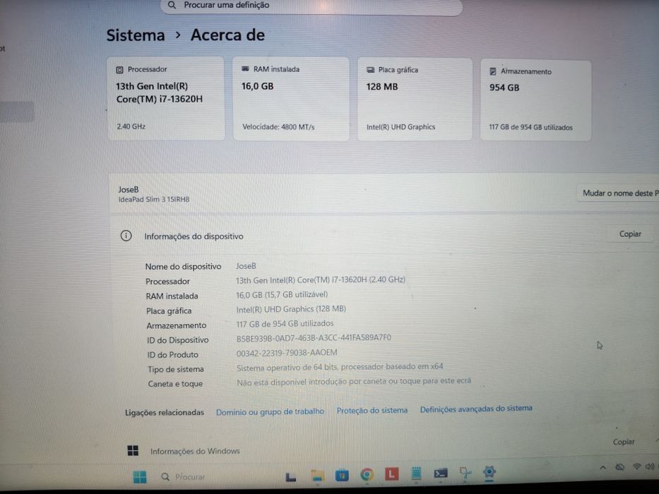 Lenovo IdeaPad Slim 3 15IRH8