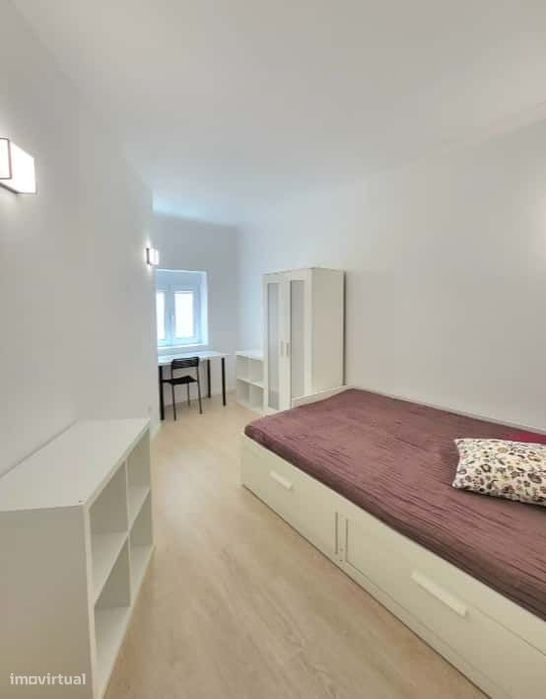 Superior room with shared bathroom