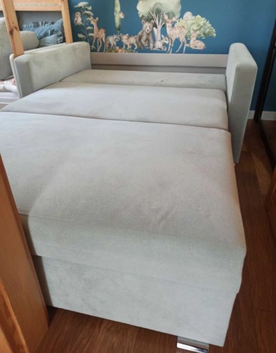 zgrabna sofa z funkcją spania