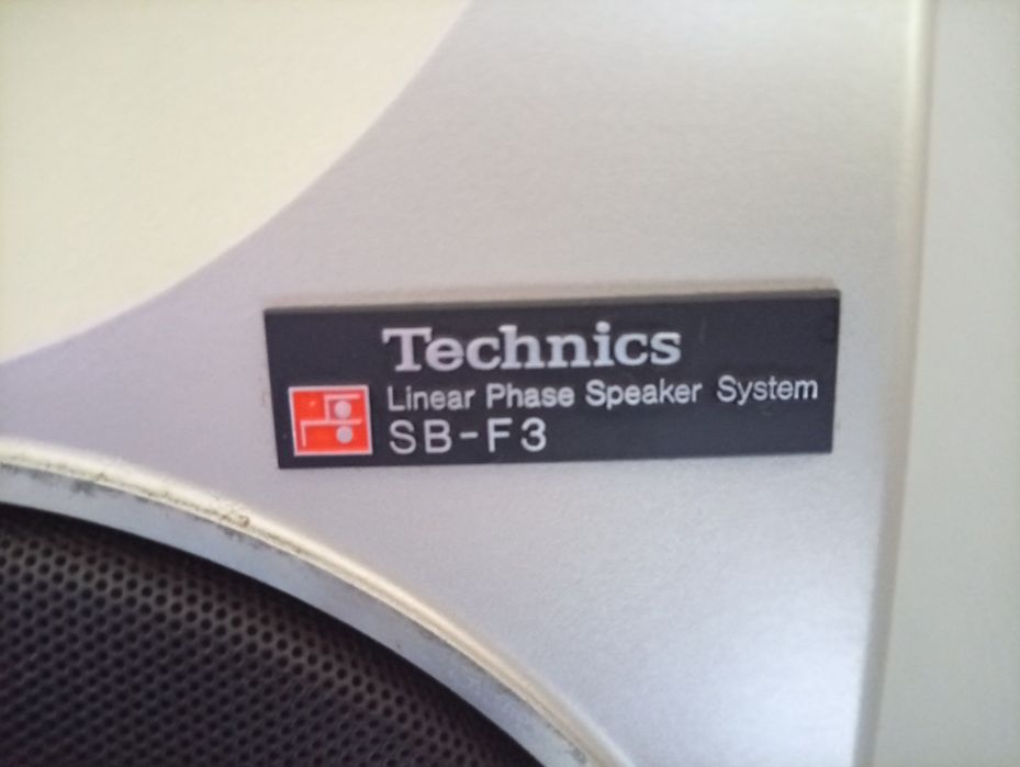 Colunas Technics SB-F3
