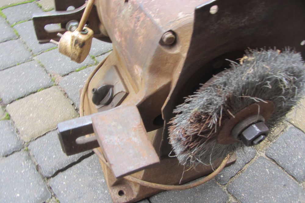 Szlifierka stołowa 230 vdo ostrzenia noży kosiarki