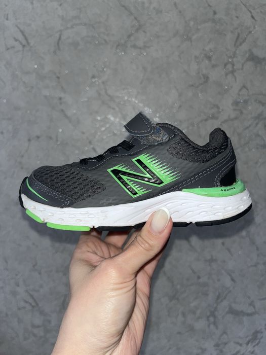 Кроссовки new balance 28 розмір