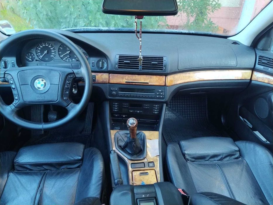 BMW 523i E39 (peças para venda)