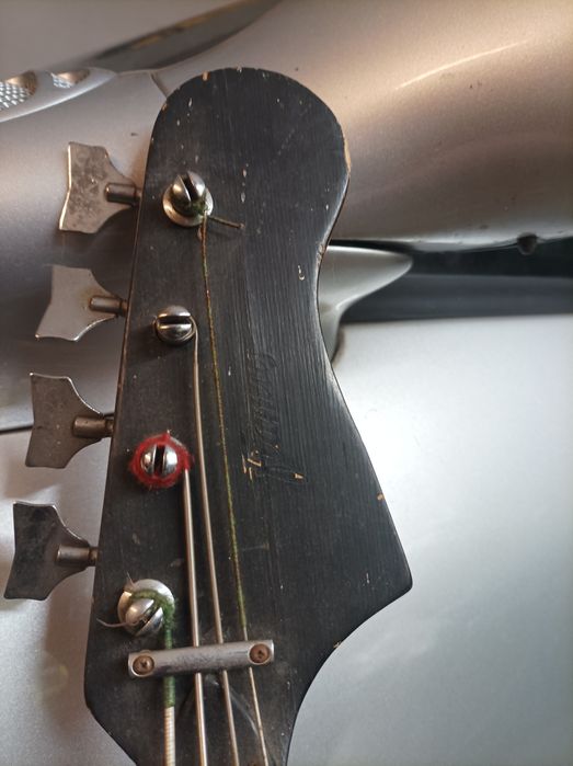 Framus bass gitara