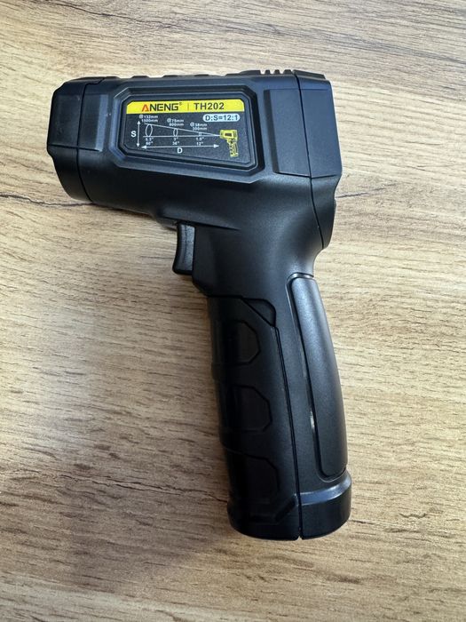 Термометр Інфрачервоний (лазерний) ANENG TH202