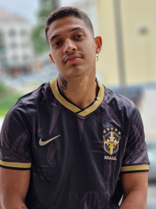 Camisa Brasil Preta e Dourada