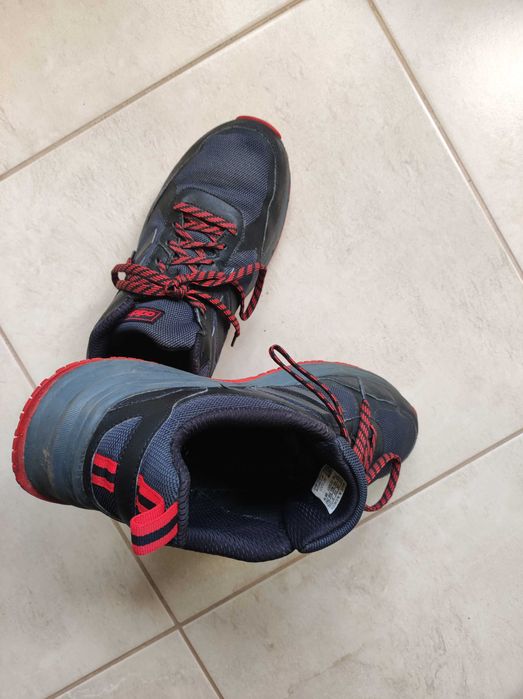 Sapatilhas da Adidas pretas, tamanho. 46