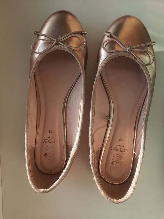 Балетки золотавого кольору