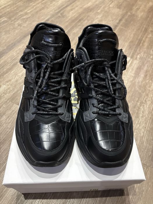Чоловічі кросівки GUESS