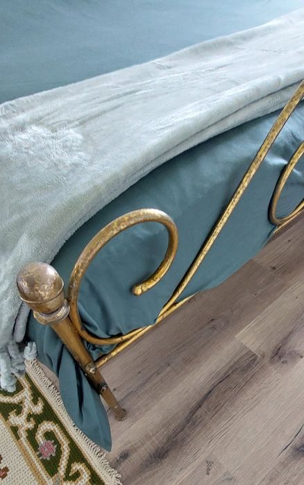 Cama de casal latão dourado envelhecido