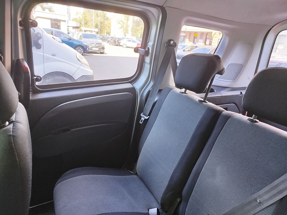 Продаж автомобіль Fiat Doblo Panorama