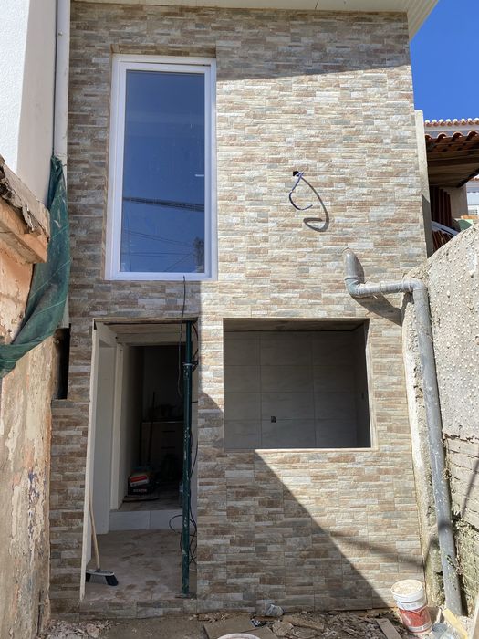 Pedreiro profissional – cerâmica, pintura, chão flutuante e betonilha