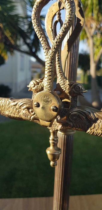 Balança antiga de pratos