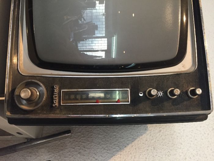 Televisão pequena para carro