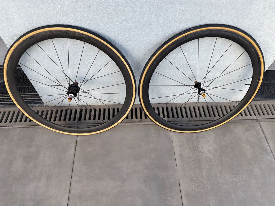 Rodas carbono com pneus novos cepo de 12