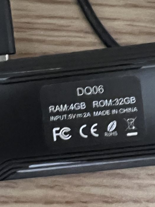 Android TV Stick DOOG DOO8 2GB RAM 32GB ROM + Comando e Cabos