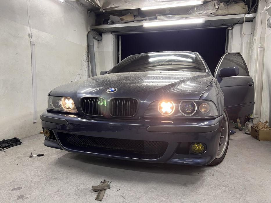 Кресты иксы в фары BMW e39 в дальний фары бмв е39 рест и дорест