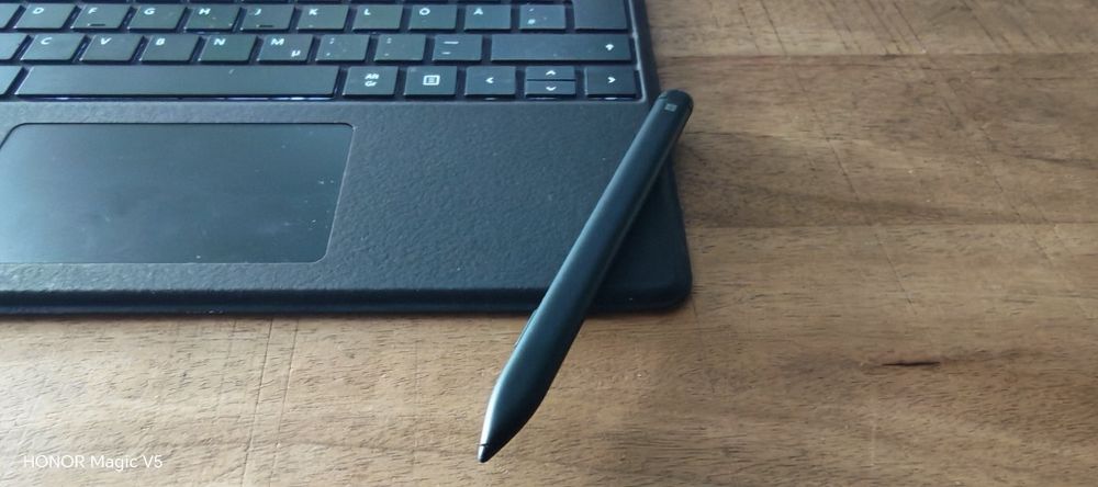 Microsoft Surface Pro x SQ1