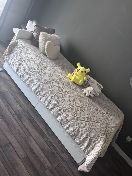 Cama dupla IKEA com 2 gavetas – como nova