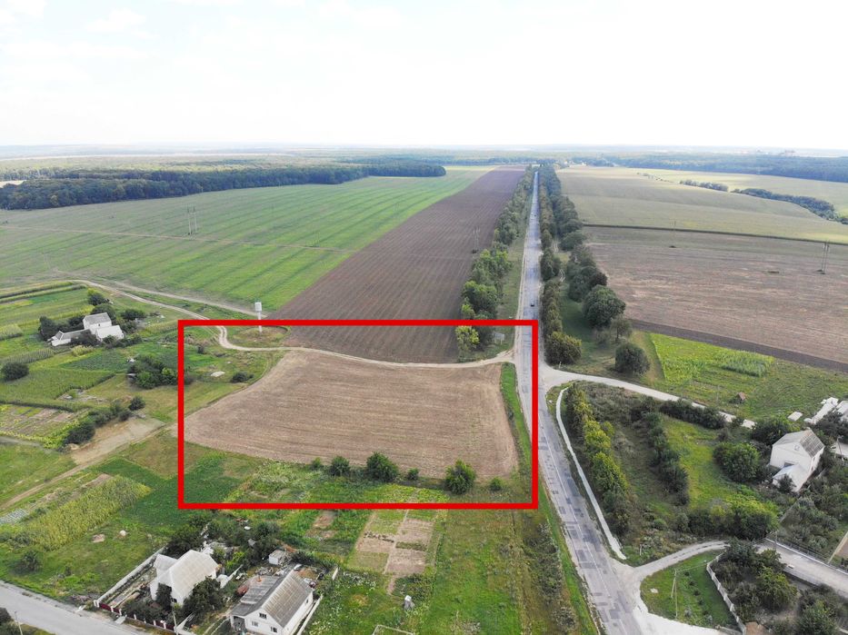 Фасадна комерційна ділянка на трасі Р-33 в Ладижині (Вінницька область)
