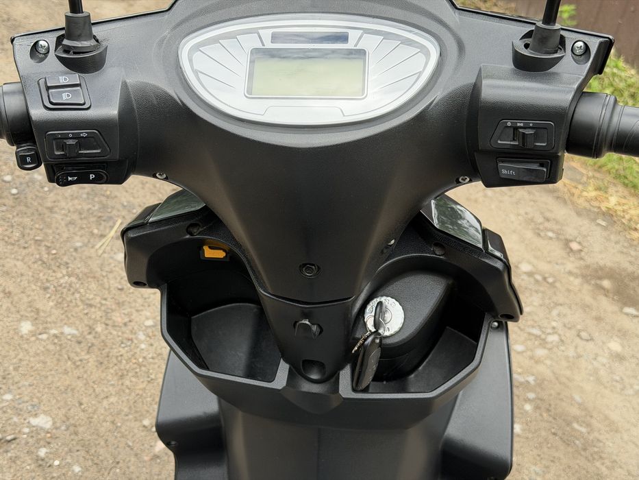 Продам скутер Yadea Luna 1.8kW