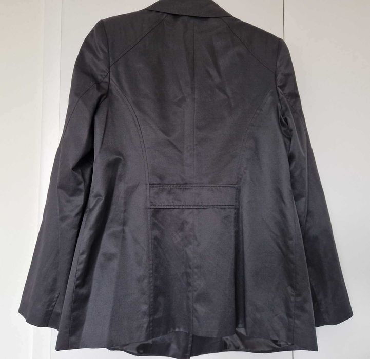 Czarna kurtka damska