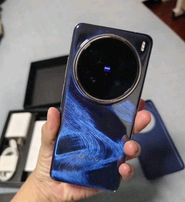 Vivo X200 Pro 12/256ГБ Cosmic Blue