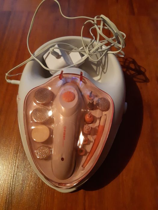 Zestaw do manicure First